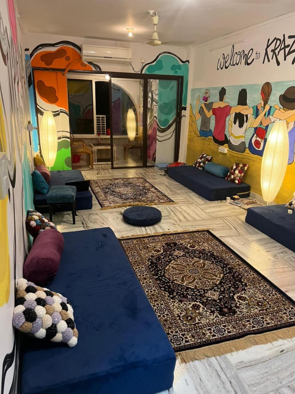 Krazy Solo Hostel Mumbai Ngoại thất bức ảnh