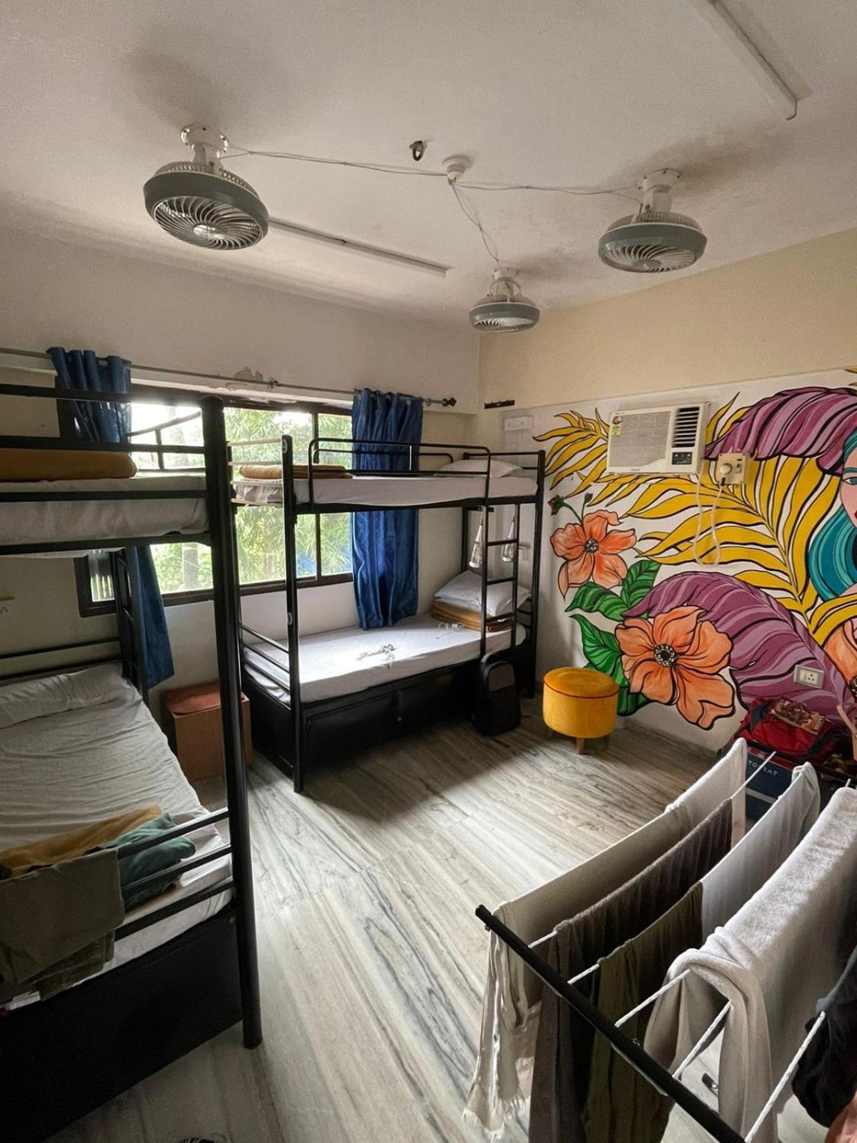 Krazy Solo Hostel Mumbai Ngoại thất bức ảnh